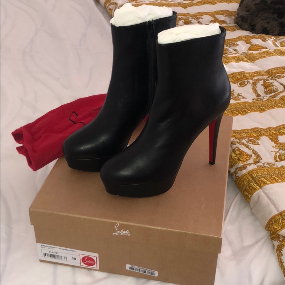 Bianca Louboutin Booty